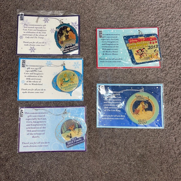 Set of Disney Commemorative Gifts 2010 - 2014 - Picture 1 of 6